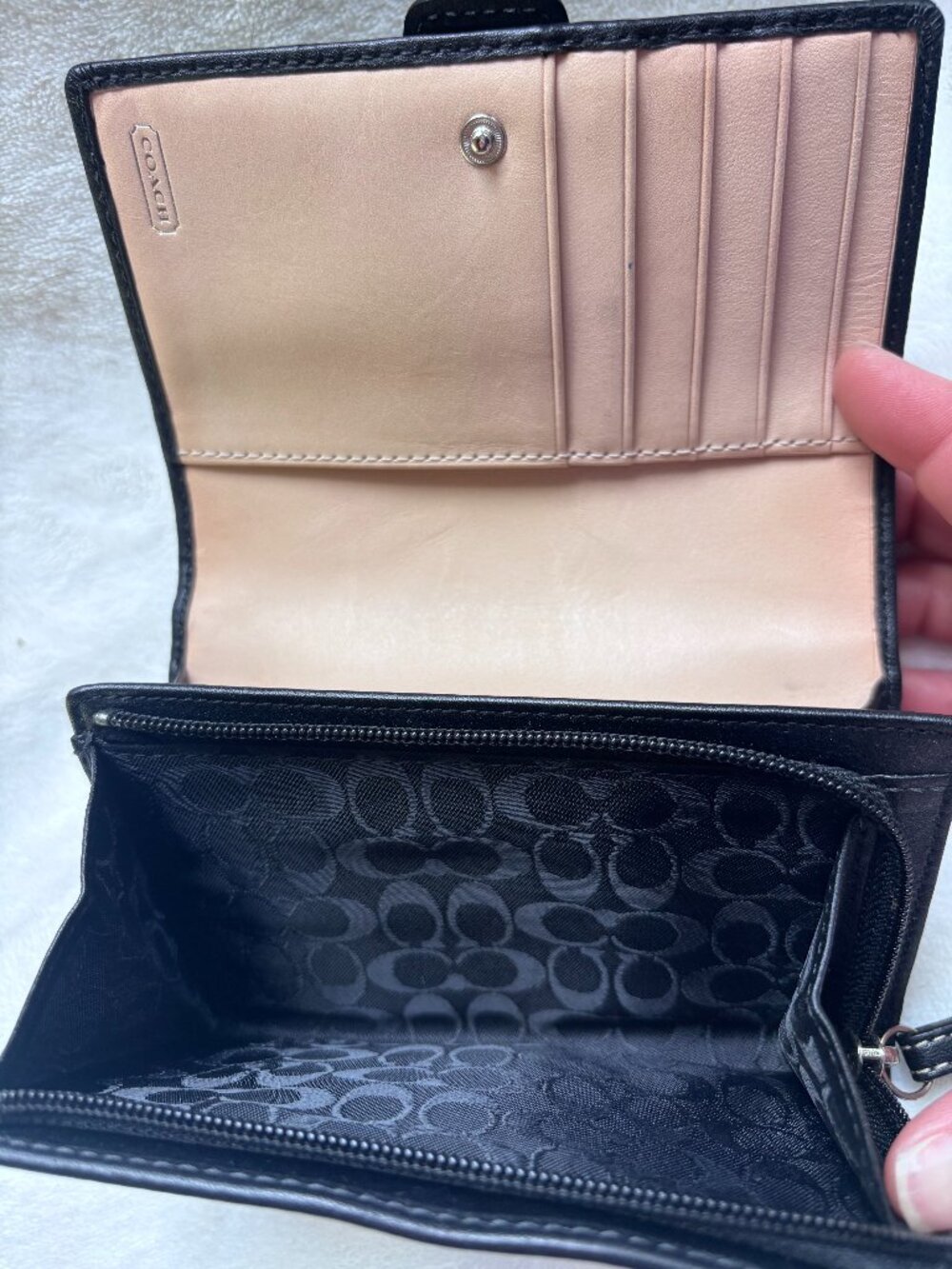 VIntage Coach Trifold Wallet in black - Picture 4 of 4